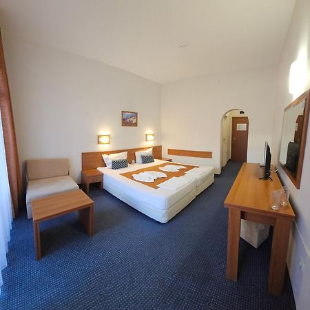 Hotel Liani Солнечный берег Экстерьер фото
