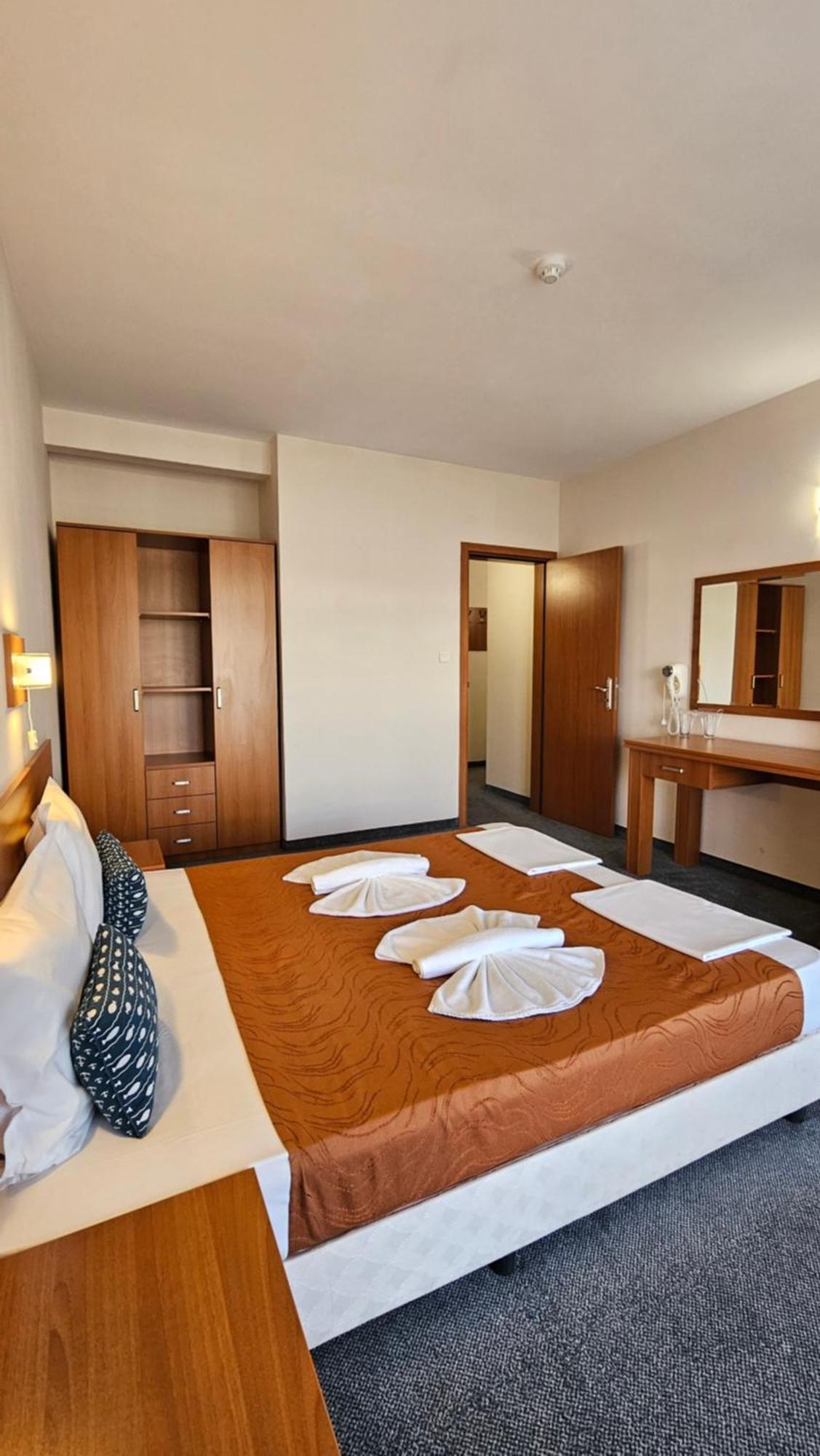 Hotel Liani Солнечный берег Экстерьер фото