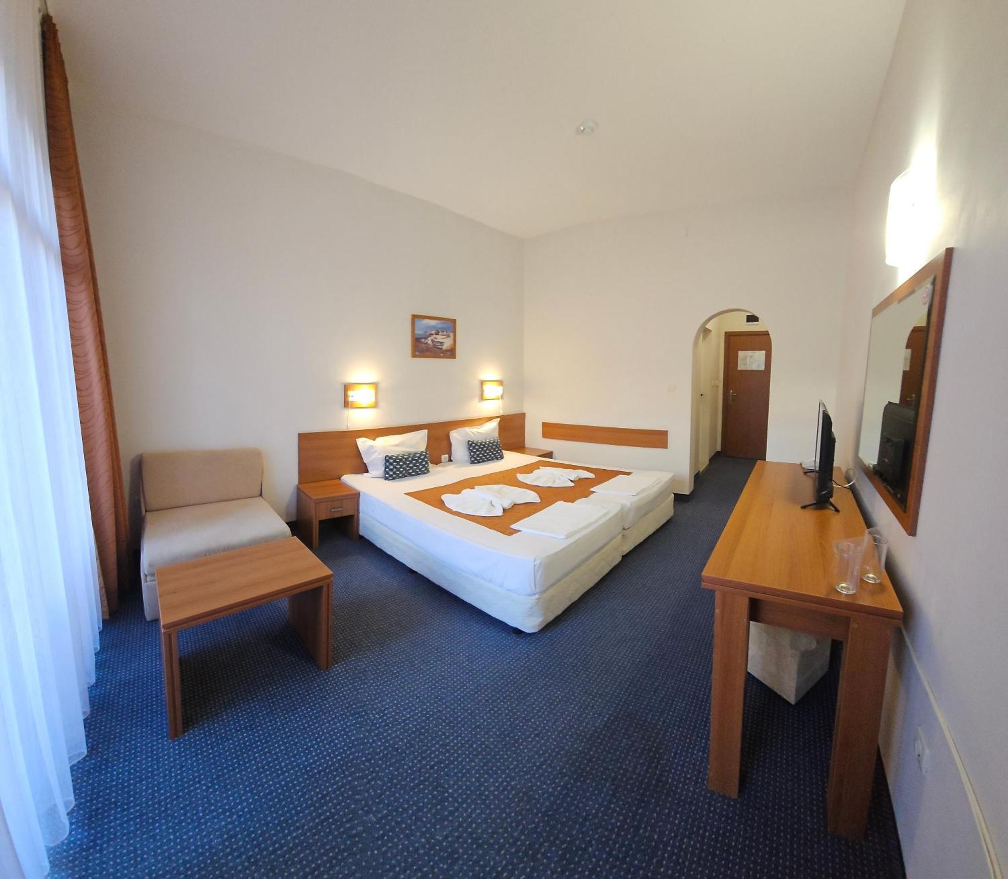 Hotel Liani Солнечный берег Экстерьер фото